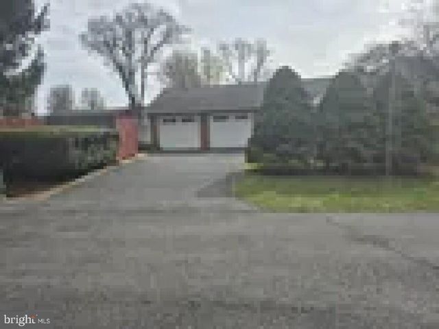 21 RICHARD RD, Mechanicsburg, PA 17050
