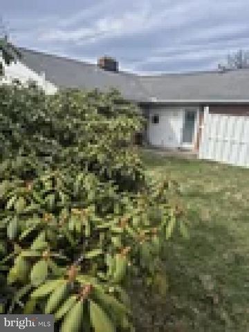 21 RICHARD RD, Mechanicsburg, PA 17050
