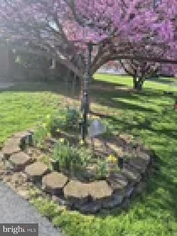 21 RICHARD RD, Mechanicsburg, PA 17050