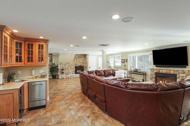 21 Sandra Circle, Westfield, NJ 07090