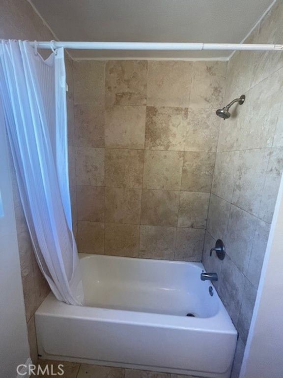 Image 13 of property listing at 17105 Roscoe 09, Northridge, CA 91325