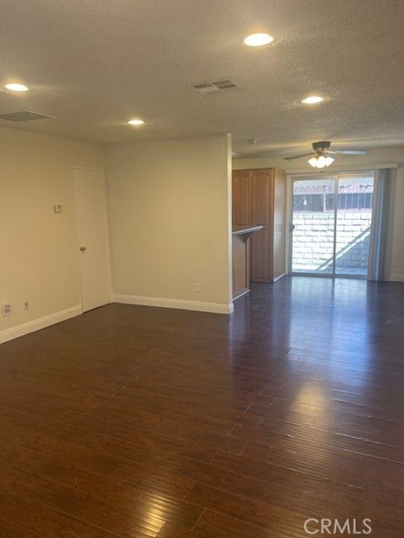 Image 9 of property listing at 17105 Roscoe 09, Northridge, CA 91325