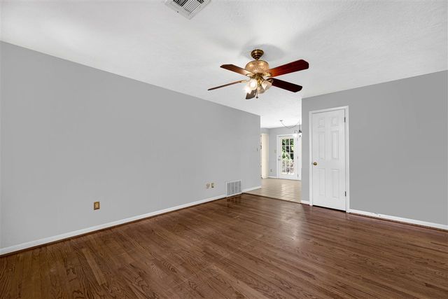 349 NW 65th St, Lawton, OK 73505