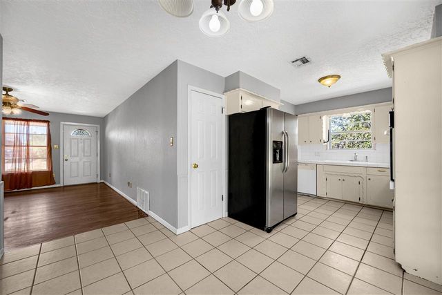 349 NW 65th St, Lawton, OK 73505