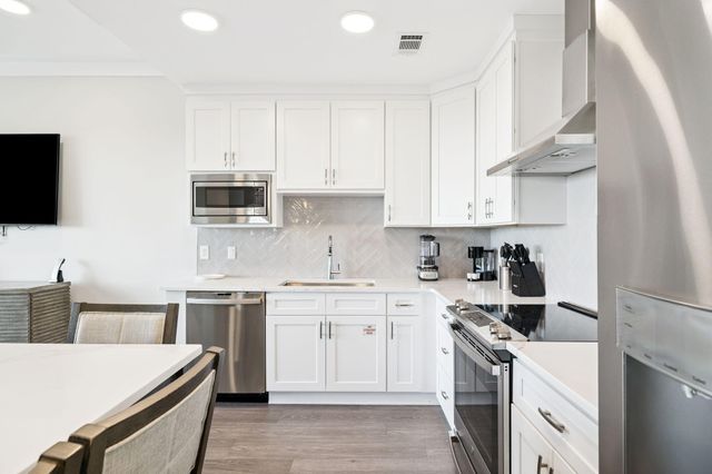 204 Henderson Resort Way 3204, Destin, FL 32541