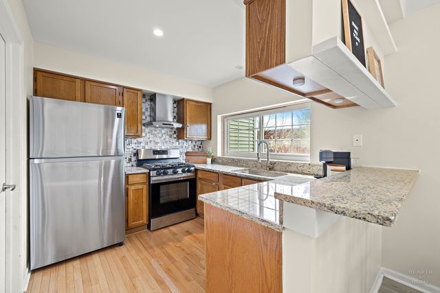 1915 Ozark Parkway 1915, Algonquin, IL 60102