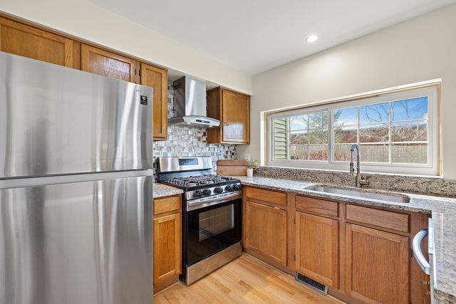 1915 Ozark Parkway 1915, Algonquin, IL 60102