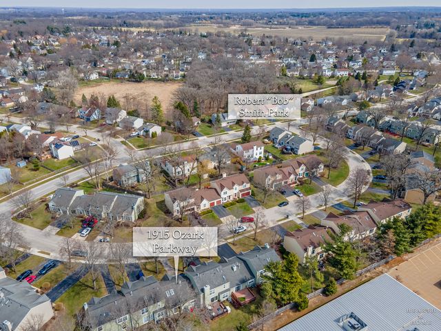 1915 Ozark Parkway 1915, Algonquin, IL 60102