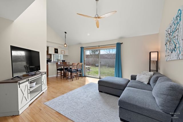 1915 Ozark Parkway 1915, Algonquin, IL 60102