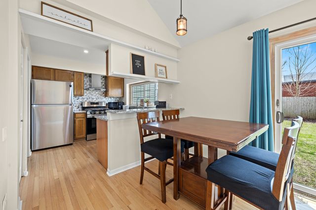 1915 Ozark Parkway 1915, Algonquin, IL 60102