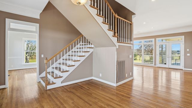 8102 Pleasant View Dr, Lascassas, TN 37085