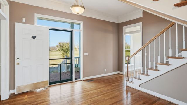 8102 Pleasant View Dr, Lascassas, TN 37085