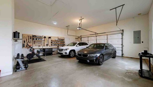 8102 Pleasant View Dr, Lascassas, TN 37085