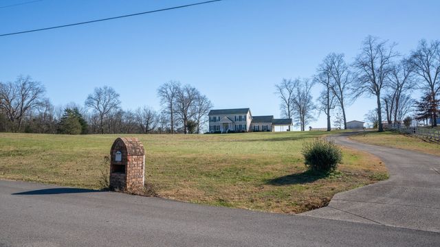 8102 Pleasant View Dr, Lascassas, TN 37085