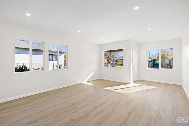 409 jane st, Bakersfield, CA 93306