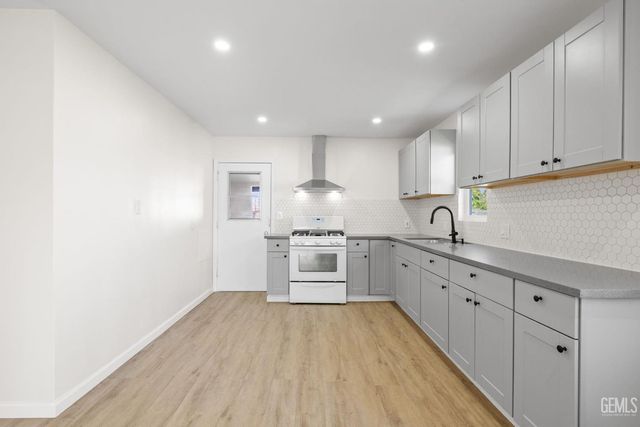 409 jane st, Bakersfield, CA 93306