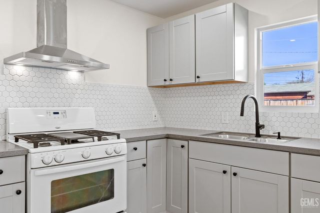 409 jane st, Bakersfield, CA 93306