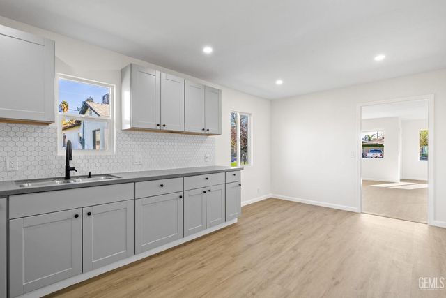 409 jane st, Bakersfield, CA 93306