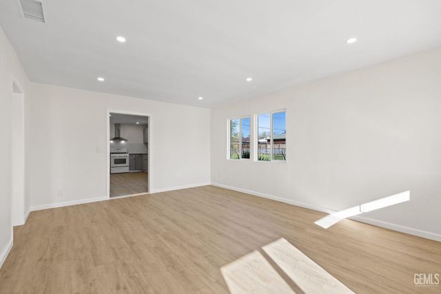 409 jane st, Bakersfield, CA 93306