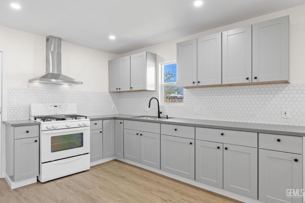 409 jane st, Bakersfield, CA 93306