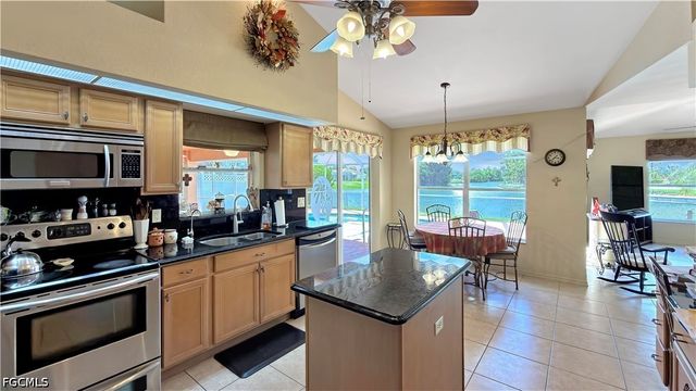 1803 NE 2nd ST, Cape Coral, FL 33909