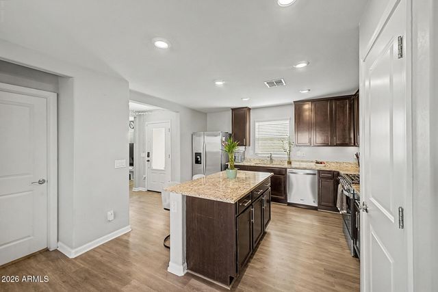 8037 W AGORA Lane, Phoenix, AZ 85043