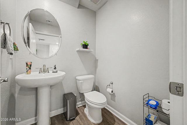8037 W AGORA Lane, Phoenix, AZ 85043