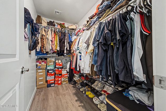 8037 W AGORA Lane, Phoenix, AZ 85043