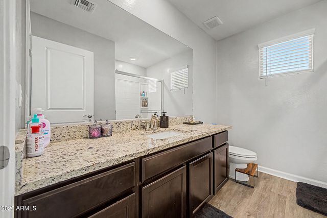 8037 W AGORA Lane, Phoenix, AZ 85043