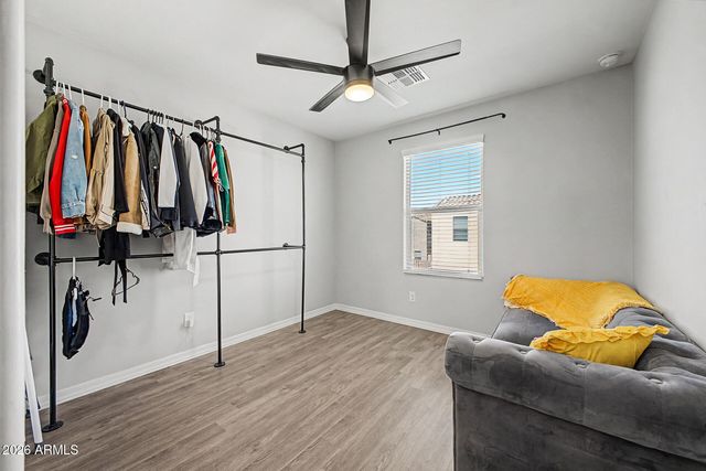 8037 W AGORA Lane, Phoenix, AZ 85043