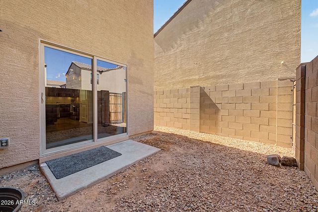 8037 W AGORA Lane, Phoenix, AZ 85043