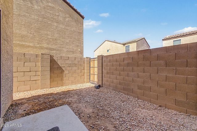8037 W AGORA Lane, Phoenix, AZ 85043