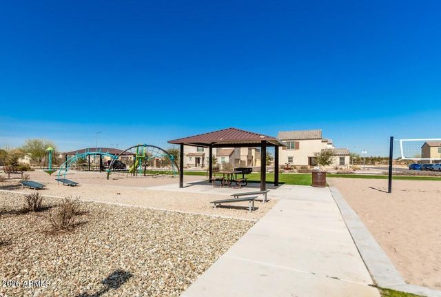 8037 W AGORA Lane, Phoenix, AZ 85043