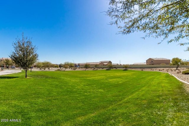 8037 W AGORA Lane, Phoenix, AZ 85043