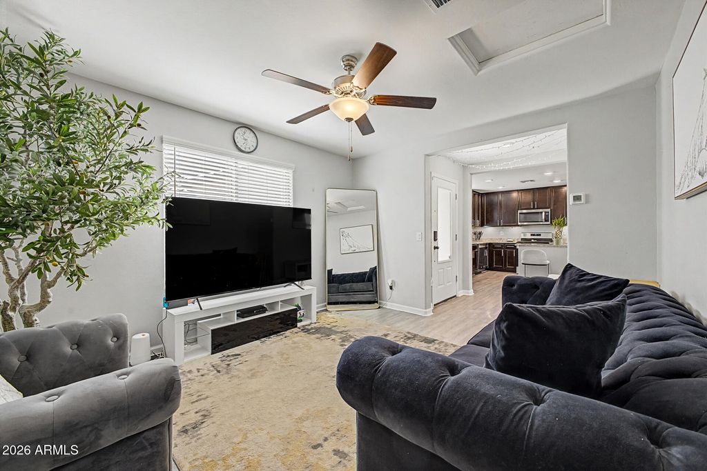 8037 W AGORA Lane, Phoenix, AZ 85043 — photo 2
