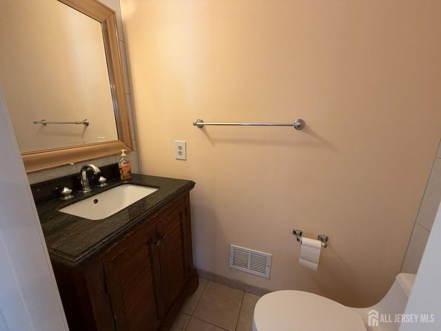 76 Regal Drive, South Brunswick, NJ 08852