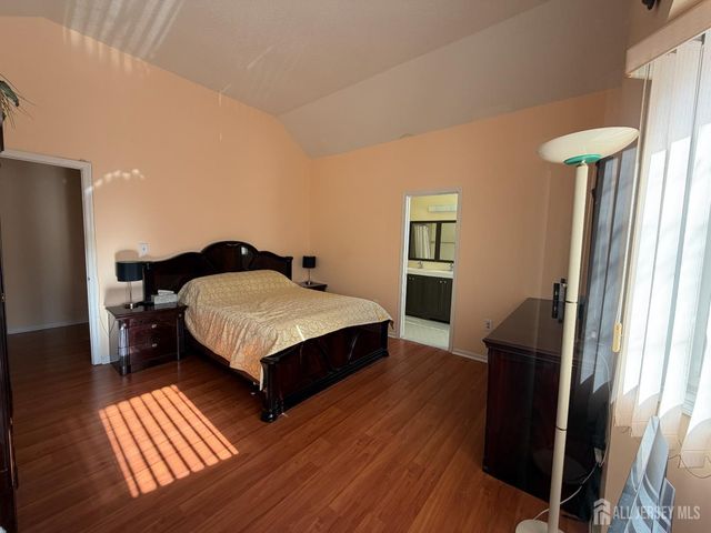 76 Regal Drive, South Brunswick, NJ 08852