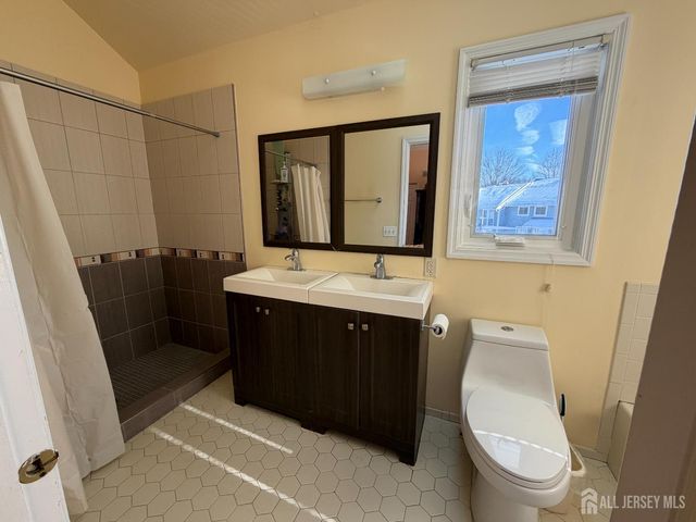 76 Regal Drive, South Brunswick, NJ 08852