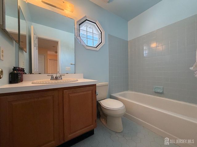 76 Regal Drive, South Brunswick, NJ 08852