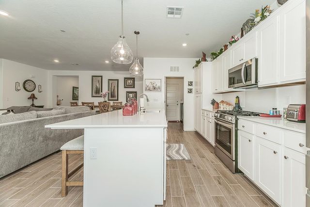 1039 Horizon Drive W, Madera, CA 93636