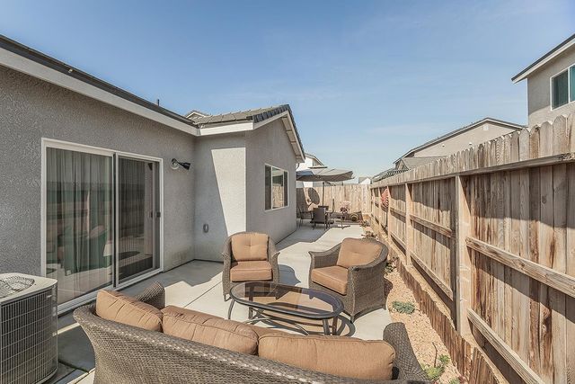 1039 Horizon Drive W, Madera, CA 93636