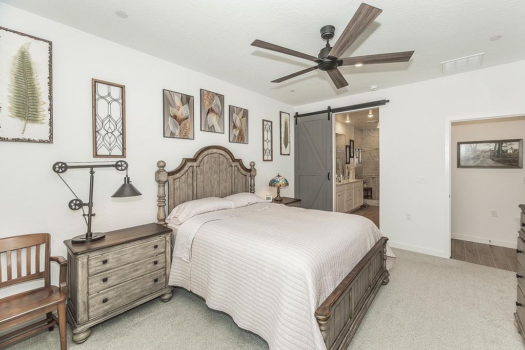 Image 20 of property listing at 1039 Horizon Drive W, Madera, CA 93636