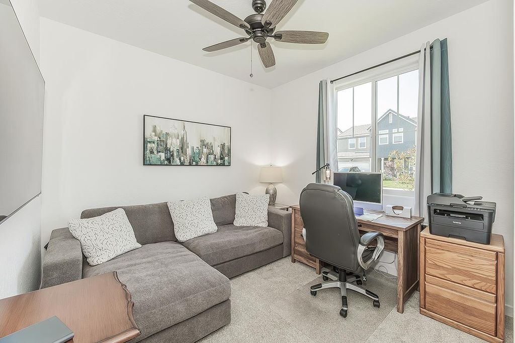 Image 26 of property listing at 1039 Horizon Drive W, Madera, CA 93636