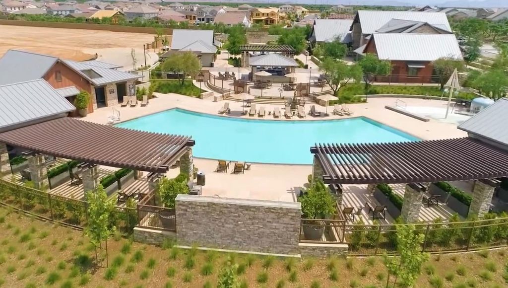 Image 34 of property listing at 1039 Horizon Drive W, Madera, CA 93636