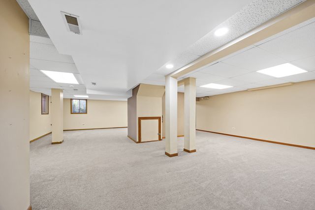 8217 Pine Bluff Court, Darien, IL 60561