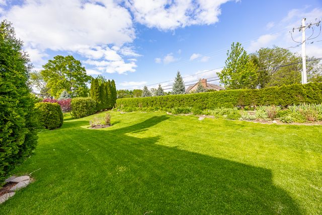 8217 Pine Bluff Court, Darien, IL 60561
