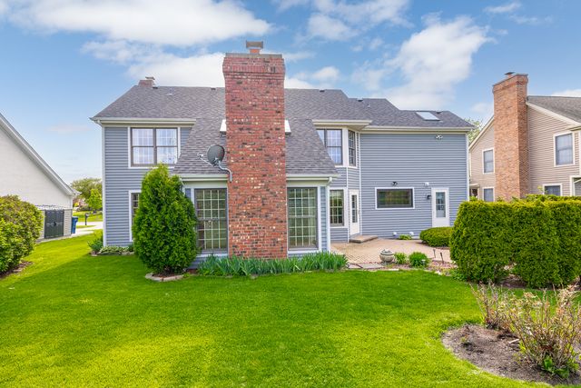 8217 Pine Bluff Court, Darien, IL 60561