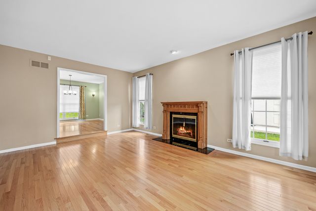 8217 Pine Bluff Court, Darien, IL 60561