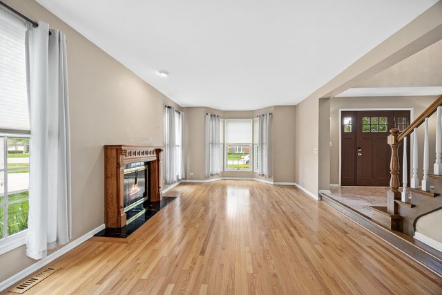 8217 Pine Bluff Court, Darien, IL 60561