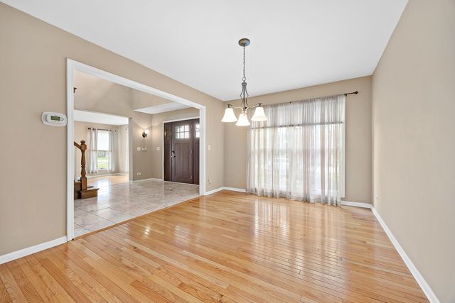 8217 Pine Bluff Court, Darien, IL 60561